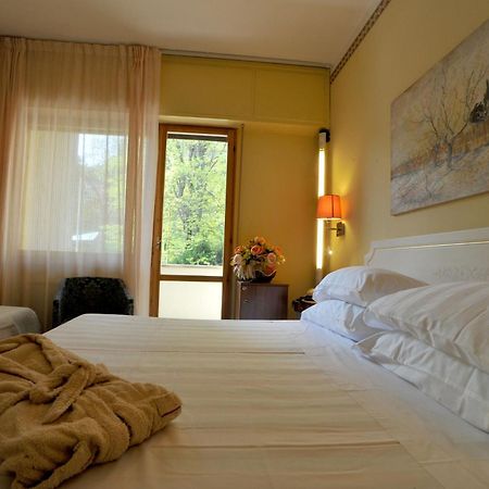 Hotel Ferrari Salsomaggiore Terme Esterno foto