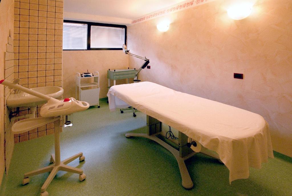 Hotel Ferrari Salsomaggiore Terme Esterno foto