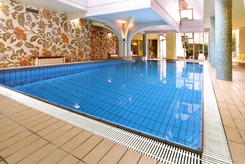 Hotel Ferrari Salsomaggiore Terme Esterno foto