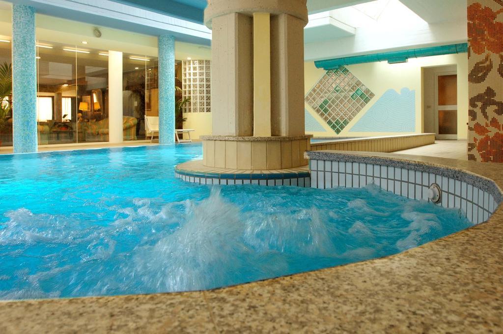 Hotel Ferrari Salsomaggiore Terme Esterno foto