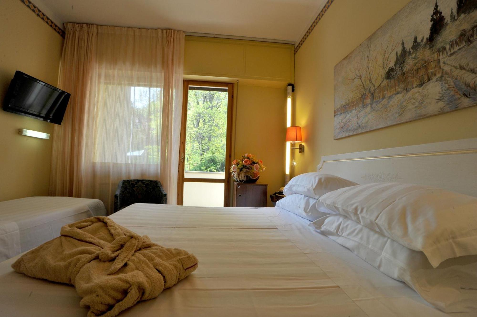 Hotel Ferrari Salsomaggiore Terme Esterno foto