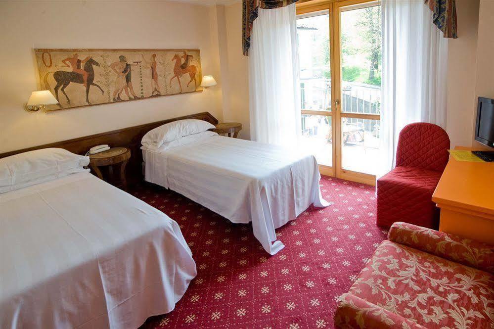 Hotel Ferrari Salsomaggiore Terme Esterno foto