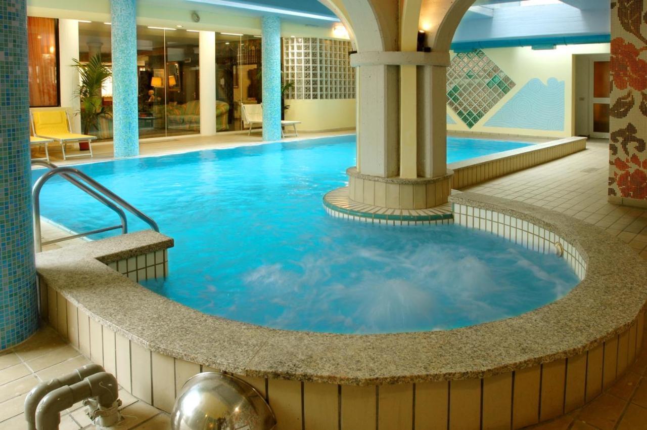 Hotel Ferrari Salsomaggiore Terme Esterno foto